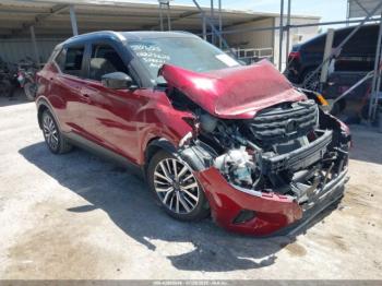  Salvage Nissan Kicks