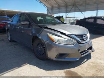  Salvage Nissan Altima