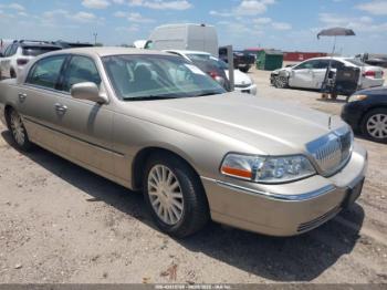  Salvage Lincoln Towncar
