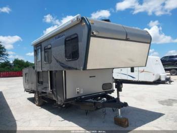  Salvage Trailmanor 2720 Qs