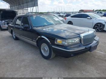  Salvage Lincoln Towncar