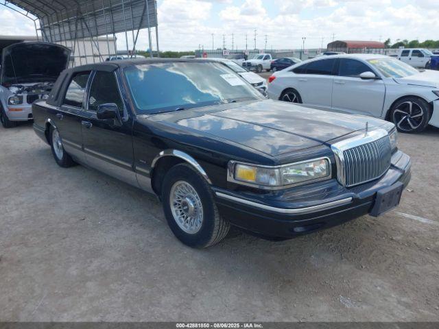 Salvage Lincoln Towncar