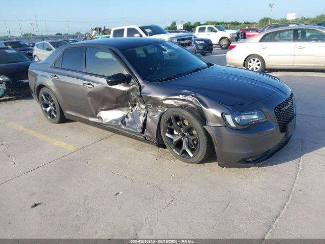  Salvage Chrysler 300
