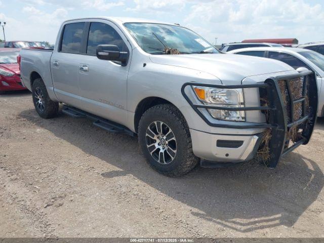  Salvage Nissan Titan