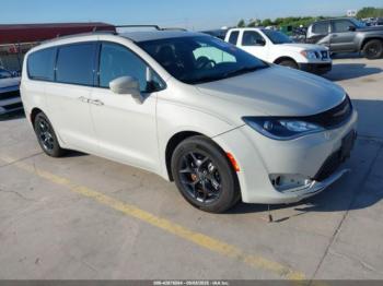  Salvage Chrysler Pacifica