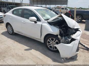  Salvage Toyota Yaris