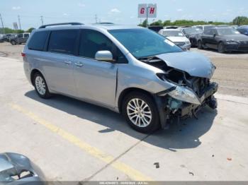  Salvage Toyota Sienna