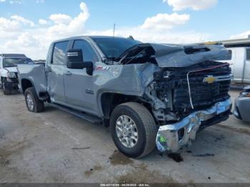  Salvage Chevrolet Silverado 2500