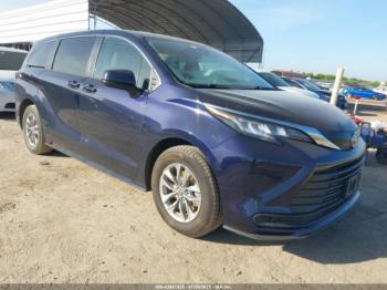  Salvage Toyota Sienna