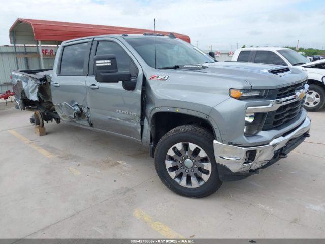  Salvage Chevrolet Silverado 2500