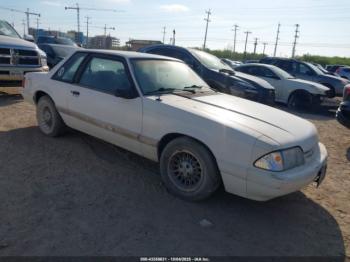  Salvage Ford Mustang