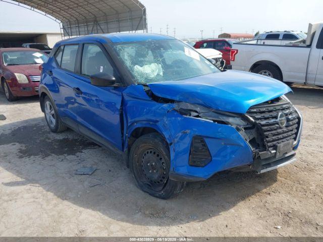  Salvage Nissan Kicks