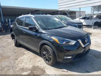  Salvage Nissan Kicks