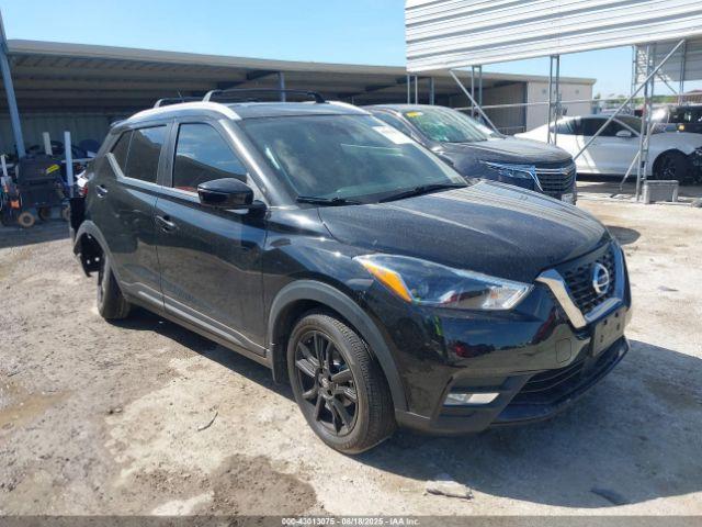  Salvage Nissan Kicks