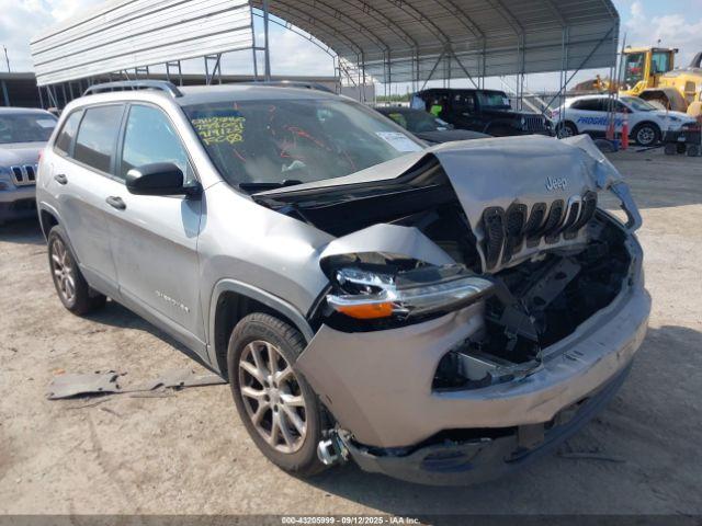 Salvage Jeep Cherokee