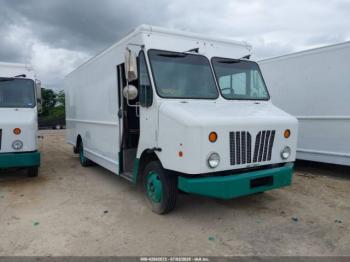  Salvage Freightliner Chassis