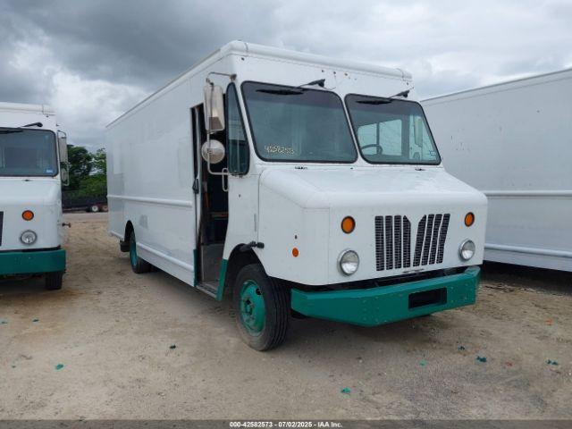  Salvage Freightliner Chassis