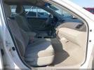 Toyota Camry Le Image 9