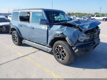 Salvage Ford Bronco