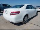 Toyota Camry Le Image 5
