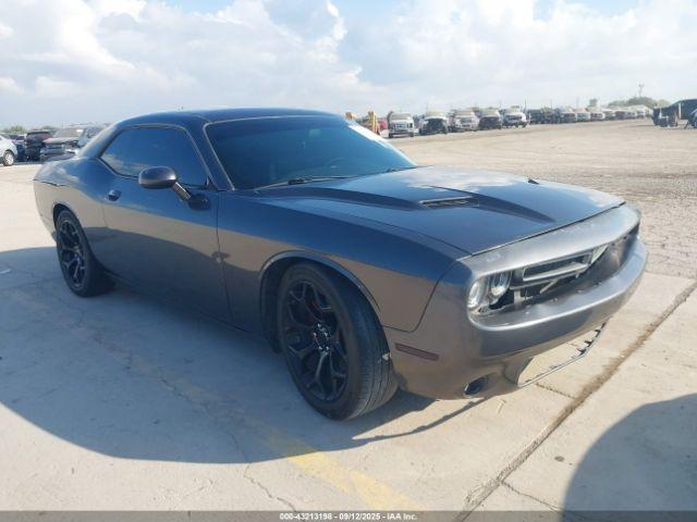  Salvage Dodge Challenger