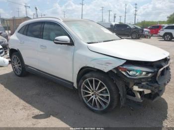  Salvage Mercedes-Benz GLA