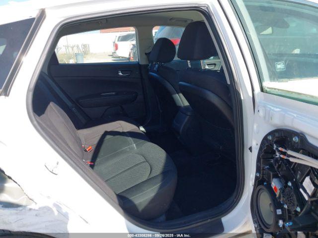 Kia Optima Lx Image 17