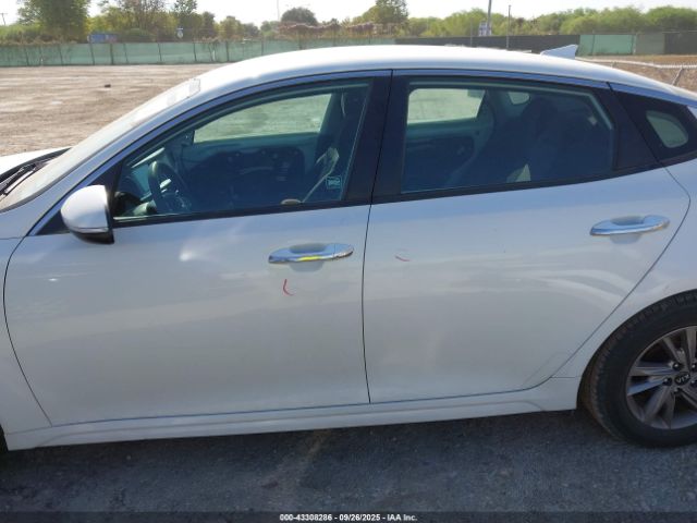 Kia Optima Lx Image 9