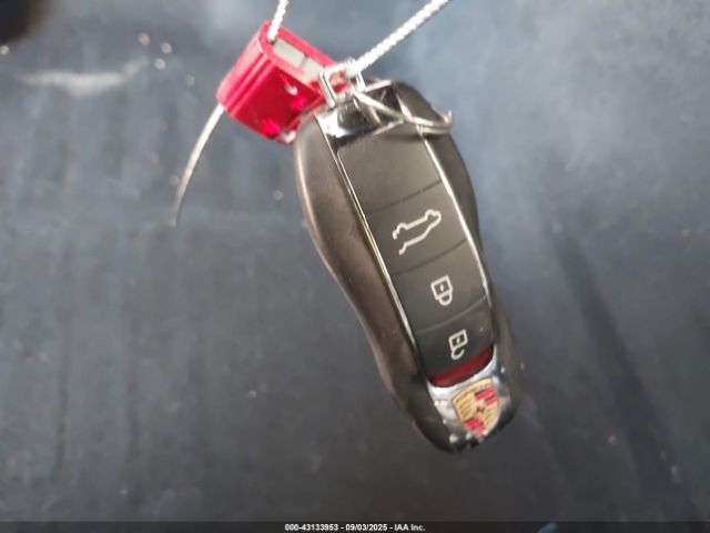 Porsche Macan S Image 16