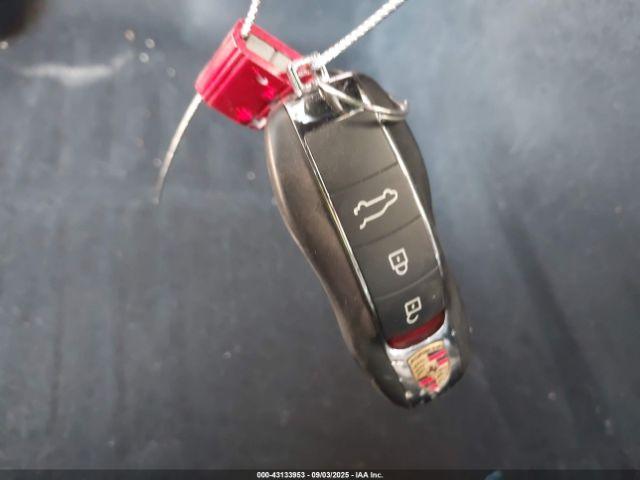 Porsche Macan S Image 16