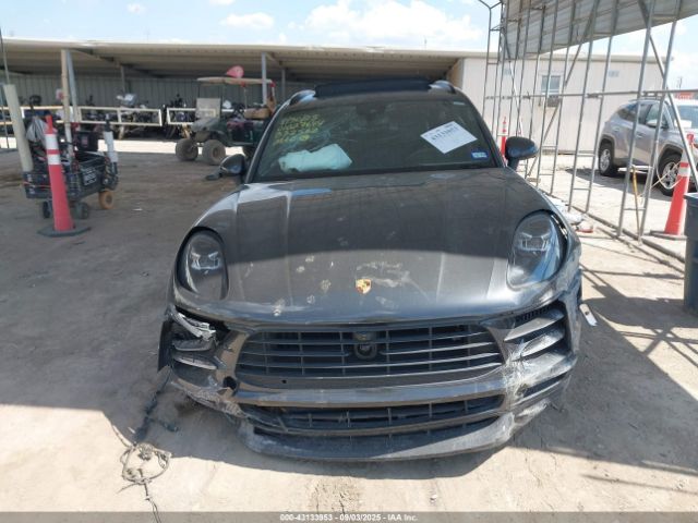 Porsche Macan S Image 8