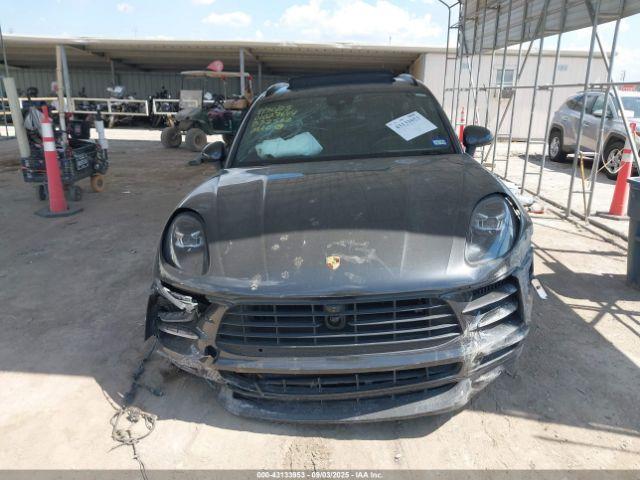 Porsche Macan S Image 8