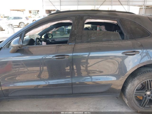 Porsche Macan S Image 6