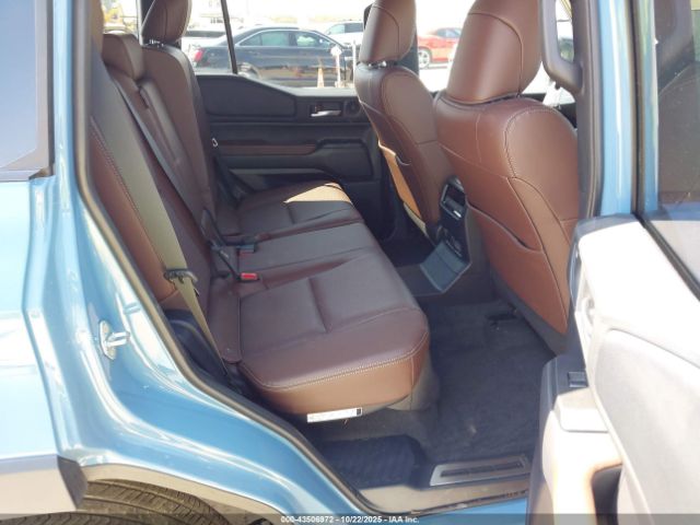 Toyota Land Cruiser Image 10