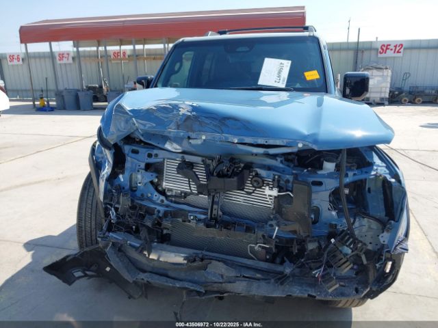 Toyota Land Cruiser Image 11