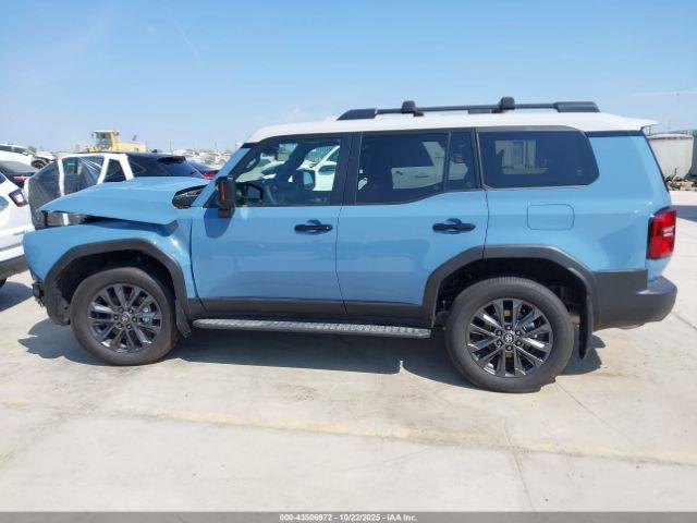 Toyota Land Cruiser Image 17