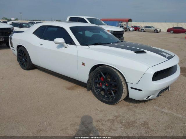  Salvage Dodge Challenger