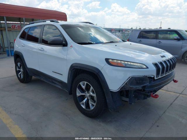  Salvage Jeep Cherokee