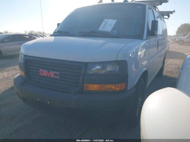 GMC Savana Work Van Image 5