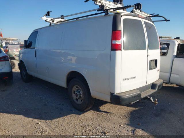 GMC Savana Work Van Image 7