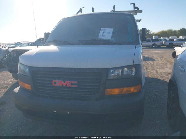 GMC Savana Work Van Image 8