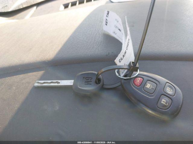 GMC Savana Work Van Image 13