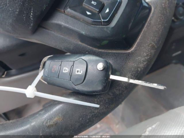 Ford F-250 Xl Image 10