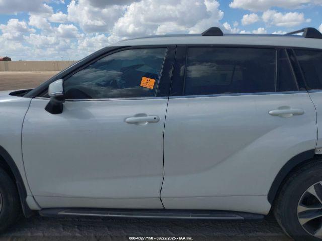 Toyota Highlander Xle Image 12