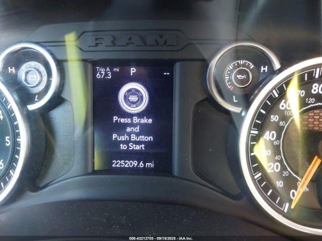 Ram 2500 Tradesman  4x4 8' Box Image 16