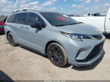  Salvage Toyota Sienna