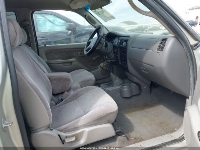 Toyota Tacoma Image 9