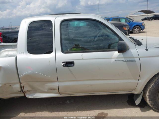 Toyota Tacoma Image 5