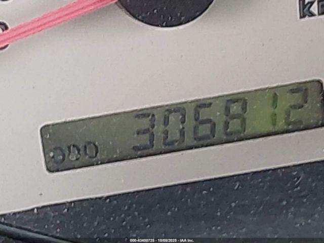 Toyota Tacoma Image 4