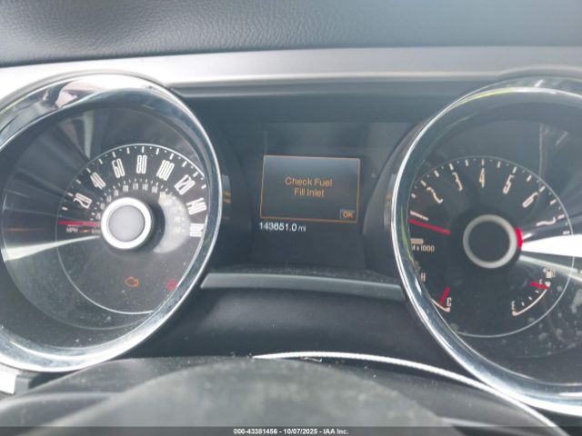 Ford Mustang V6 Premium Image 8